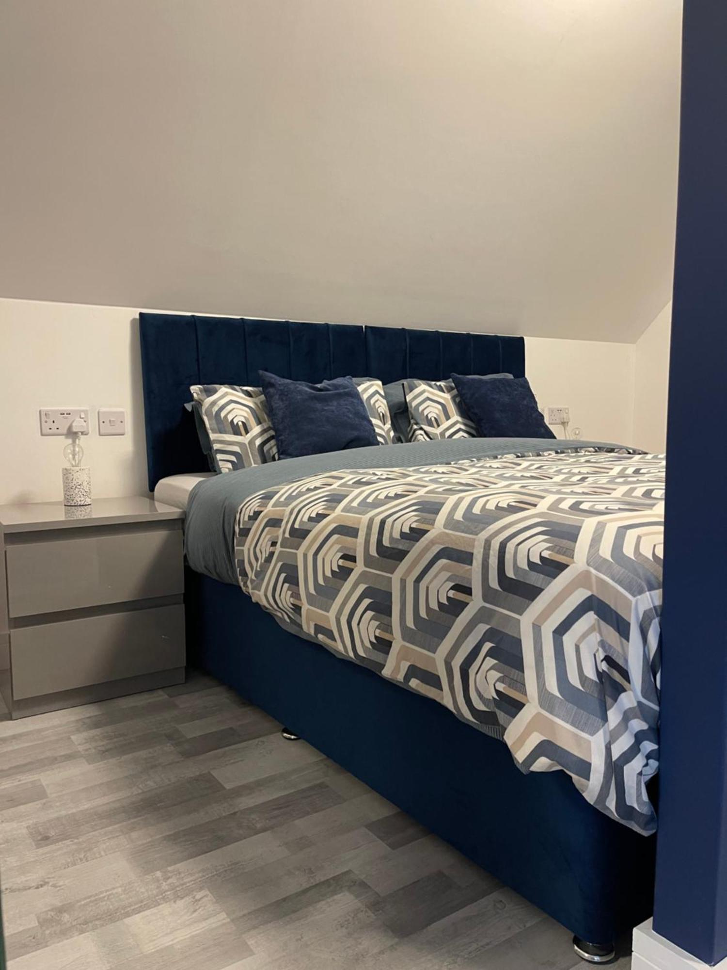 Lochside Loft - Self Catering Apartment For 2 In A Great Location For Inverness Airport And Both Cabot Highlands & Nairn Golf Courses Exterior photo