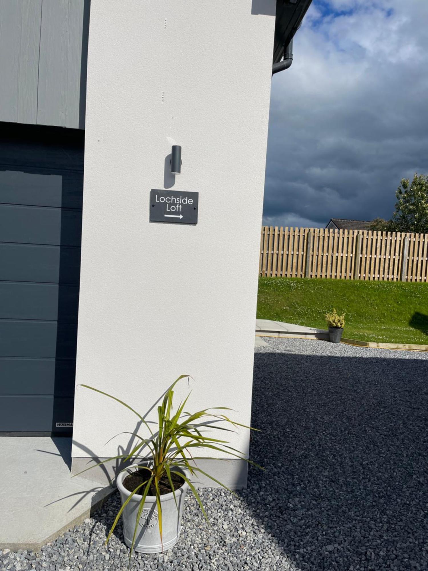 Lochside Loft - Self Catering Apartment For 2 In A Great Location For Inverness Airport And Both Cabot Highlands & Nairn Golf Courses Exterior photo